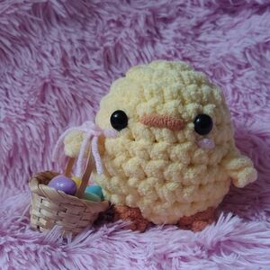 Crochet Little Chick With Easter Basket
